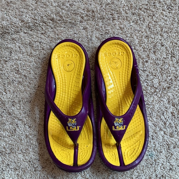 Men’s LSU Crocs - Picture 1 of 3